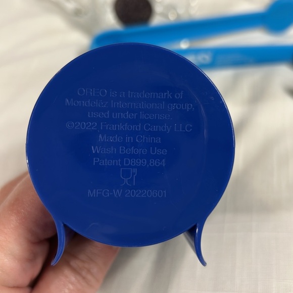 Oreo Ultimate Dunking Glass Mug Set with Blue Dunking Tools and “Cookie Cage” - Picture 4 of 5